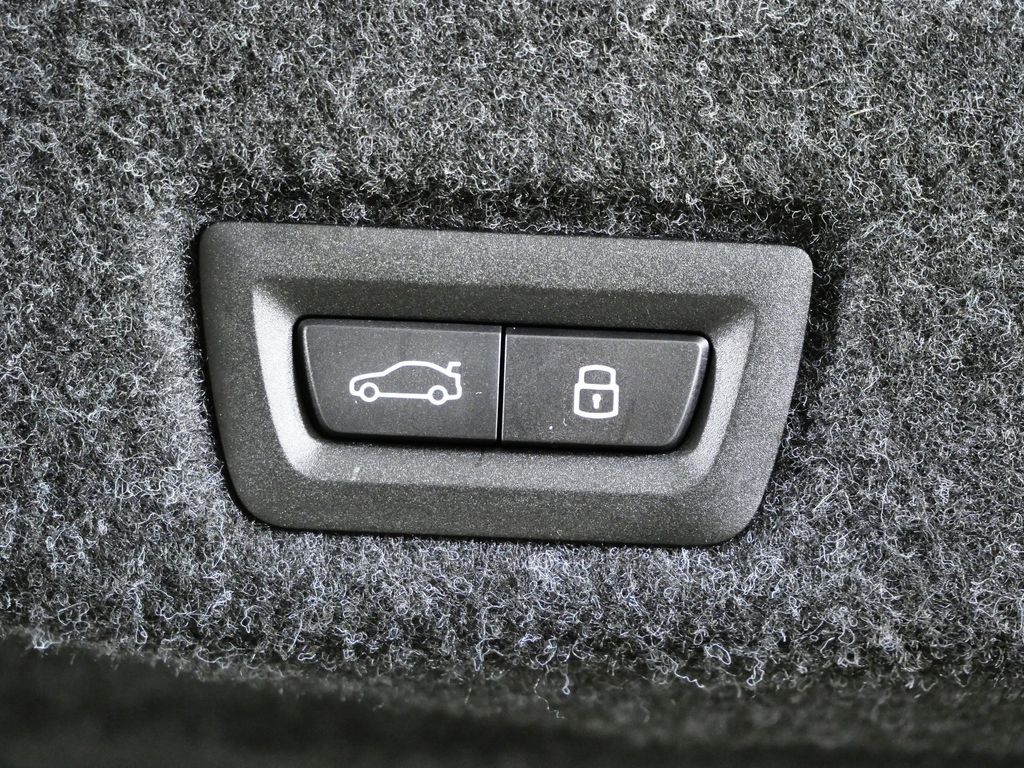 Thumbnail: 2026 BMW 5 Series - 28