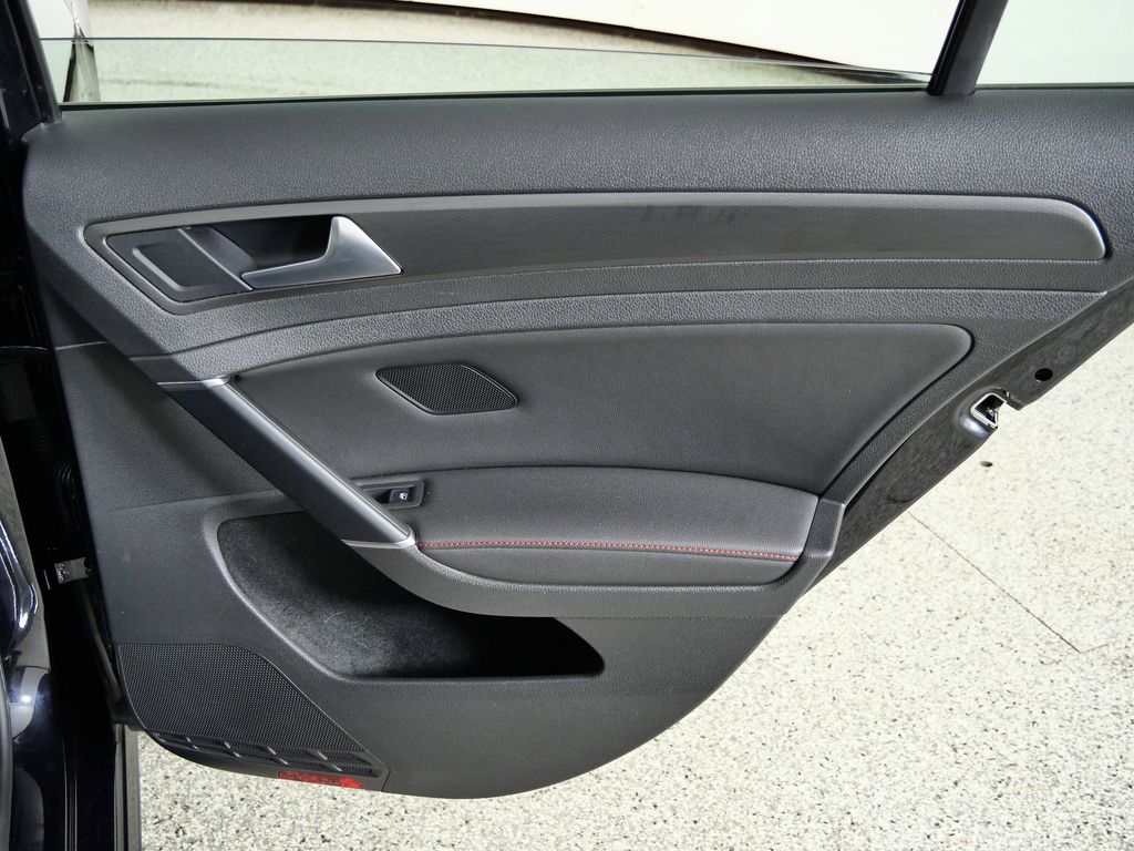 Thumbnail: 2021 Volkswagen Golf - 24