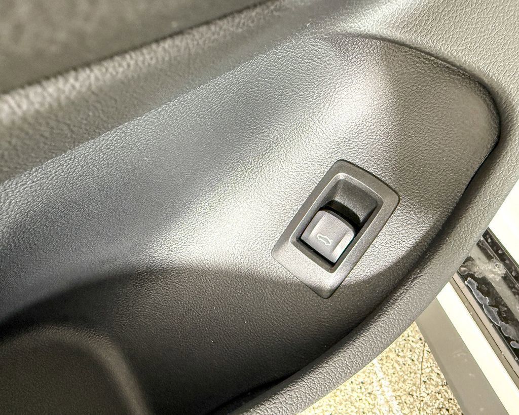 Thumbnail: 2025 BMW 4 Series - 36