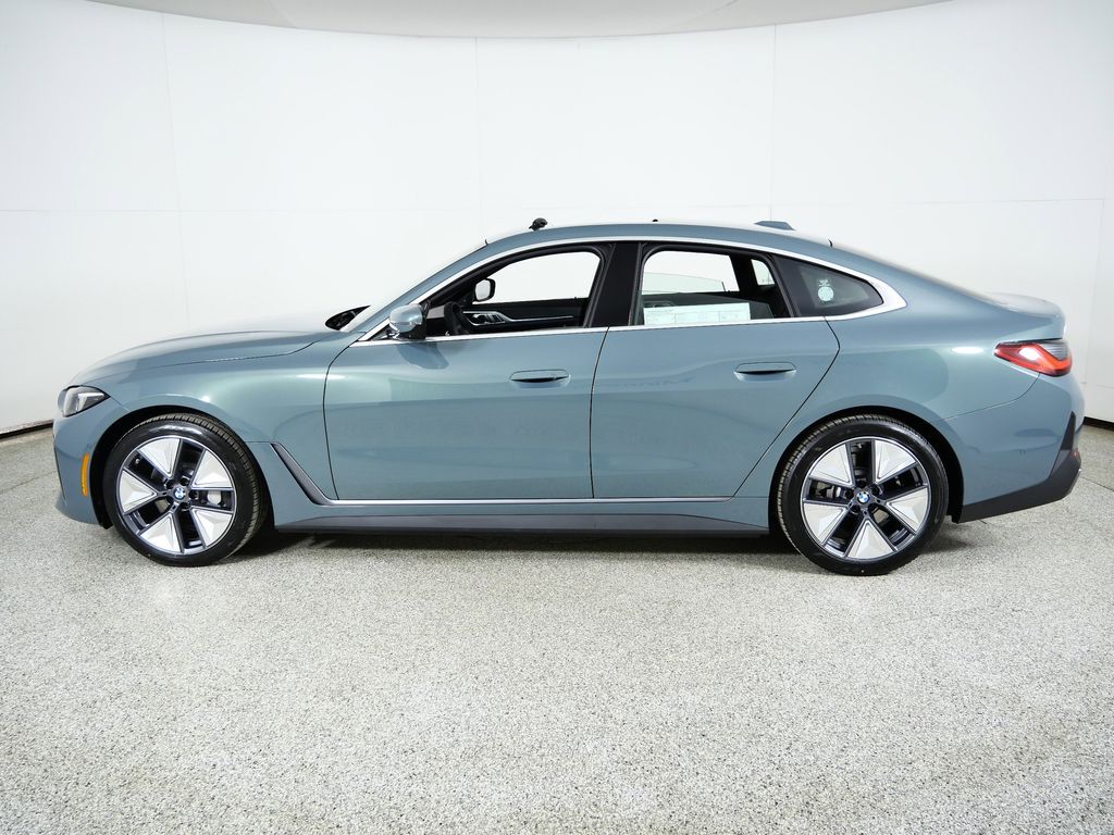 Thumbnail: 2026 BMW i4 - 15
