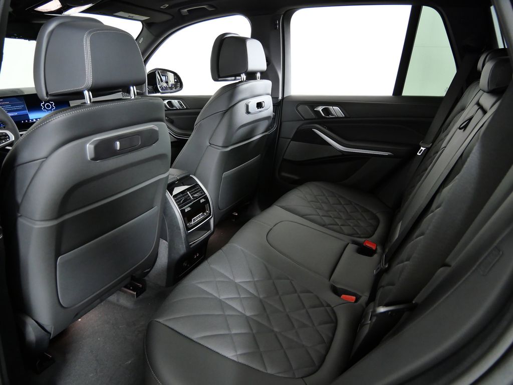 Thumbnail: 2026 BMW X5 - 32