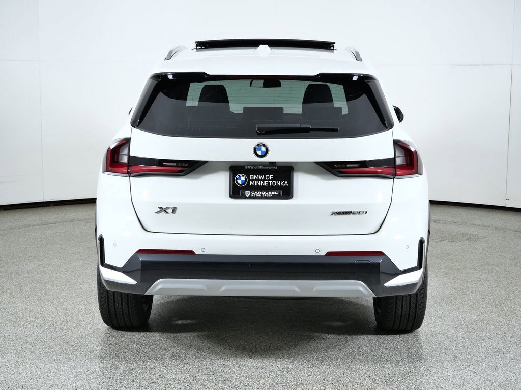 Thumbnail: 2026 BMW X1 - 12