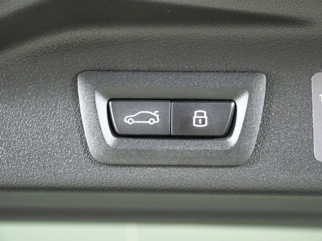 Thumbnail: 2026 BMW X5 - 32