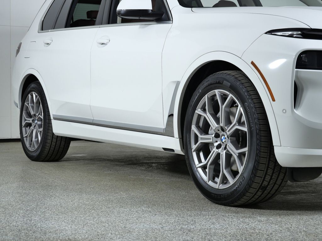 Thumbnail: 2023 BMW X7 - 8