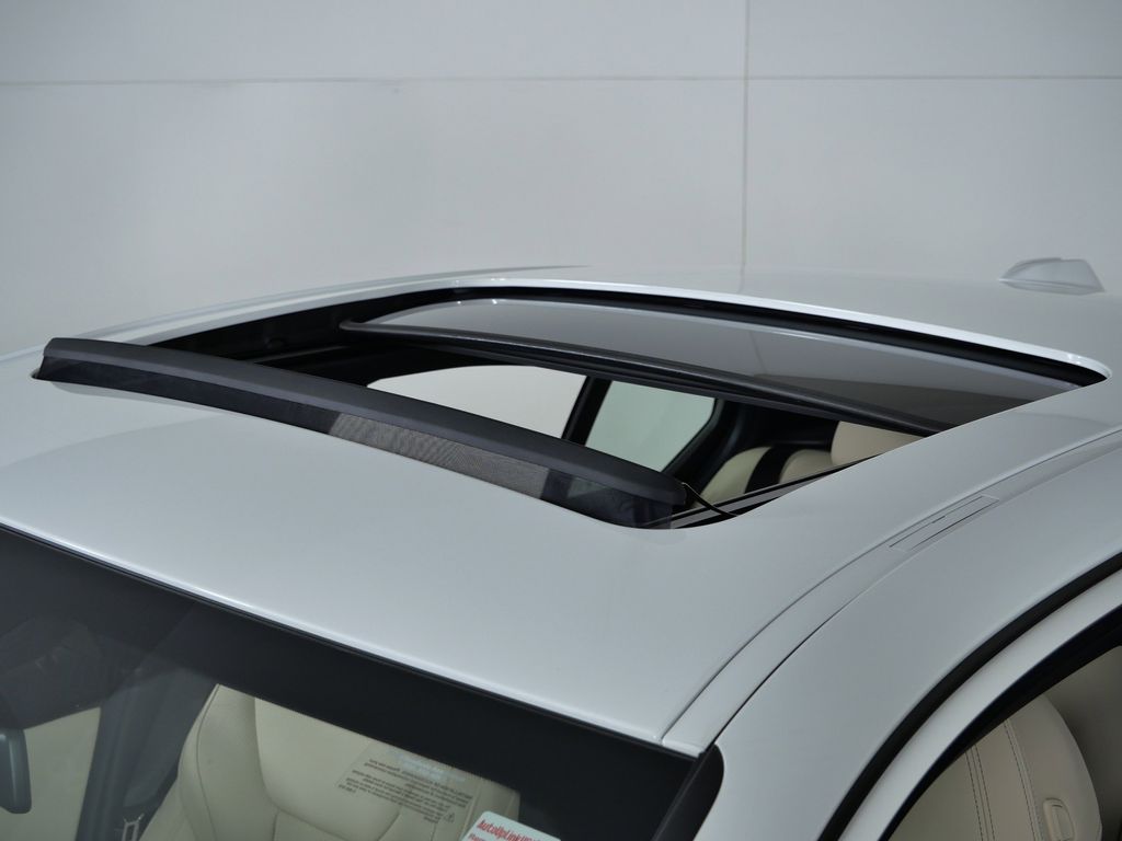 Thumbnail: 2026 BMW 3 Series - 18