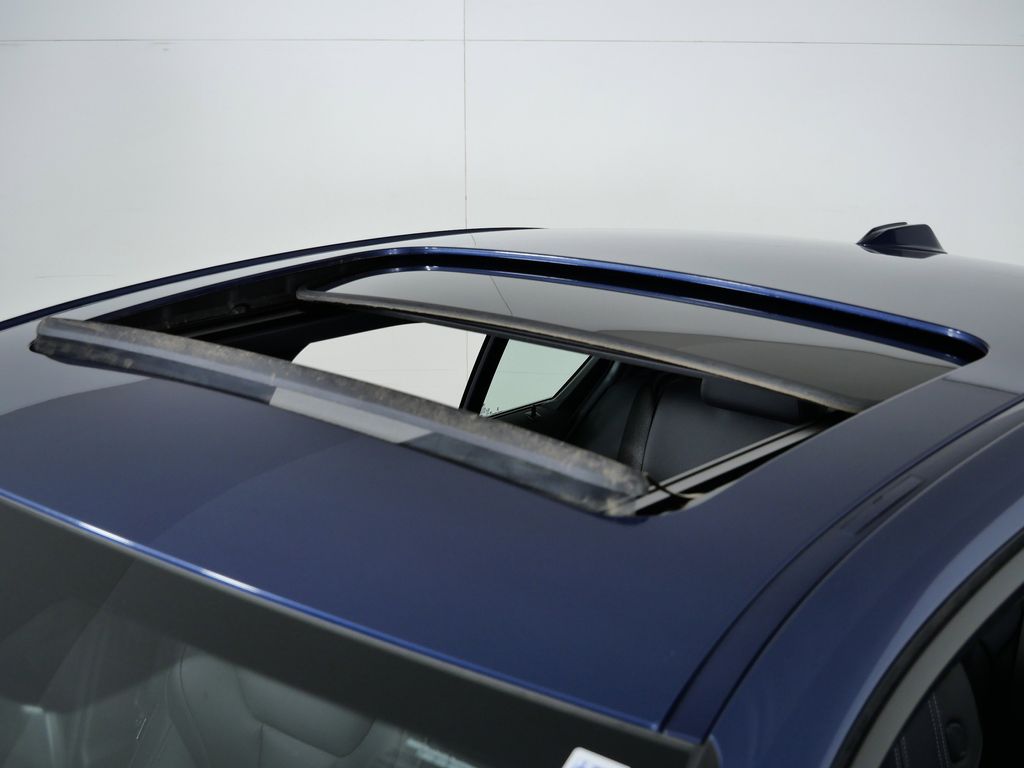 Thumbnail: 2023 BMW 3 Series - 22