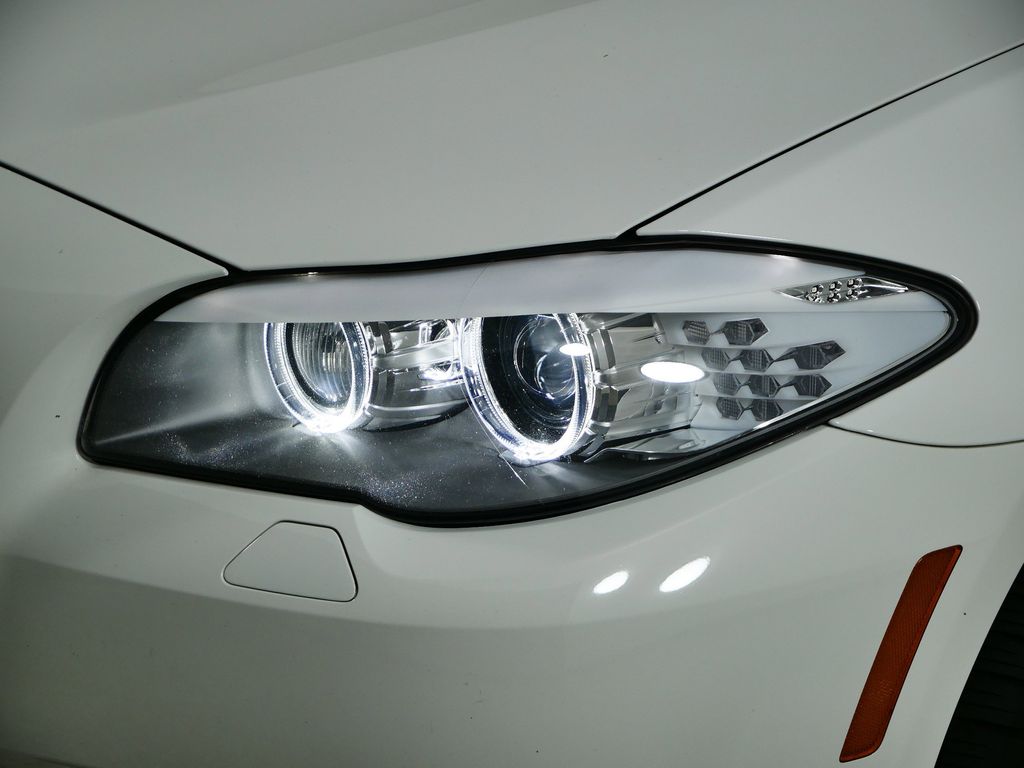 Thumbnail: 2013 BMW 5 Series - 17