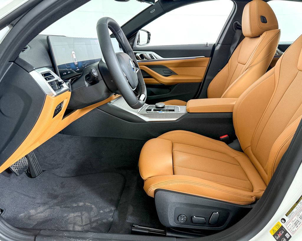 Thumbnail: 2025 BMW i4 - 33