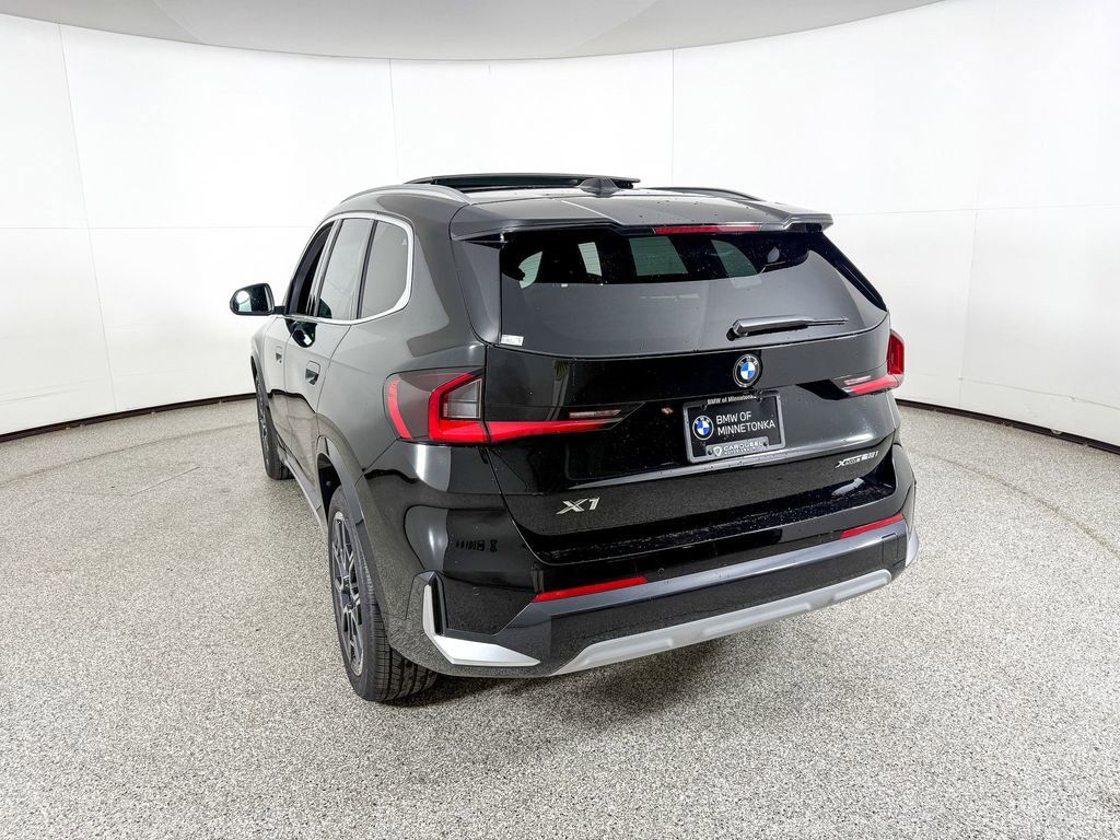 Thumbnail: 2025 BMW X1 - 13