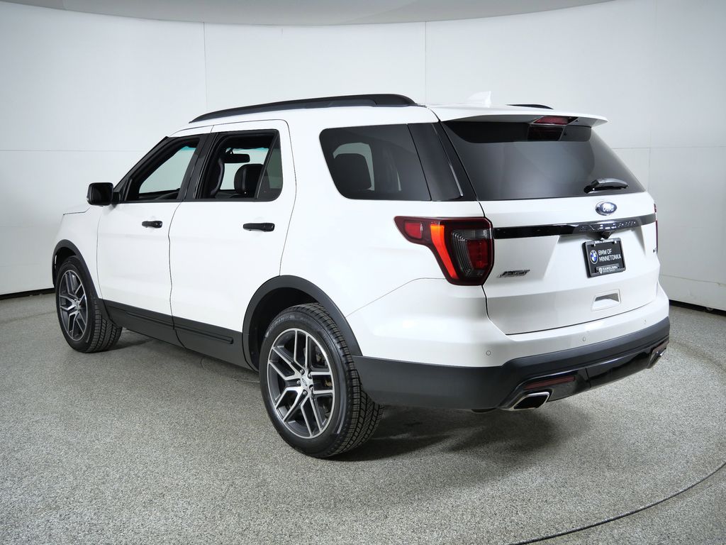 Thumbnail: 2016 Ford Explorer - 15