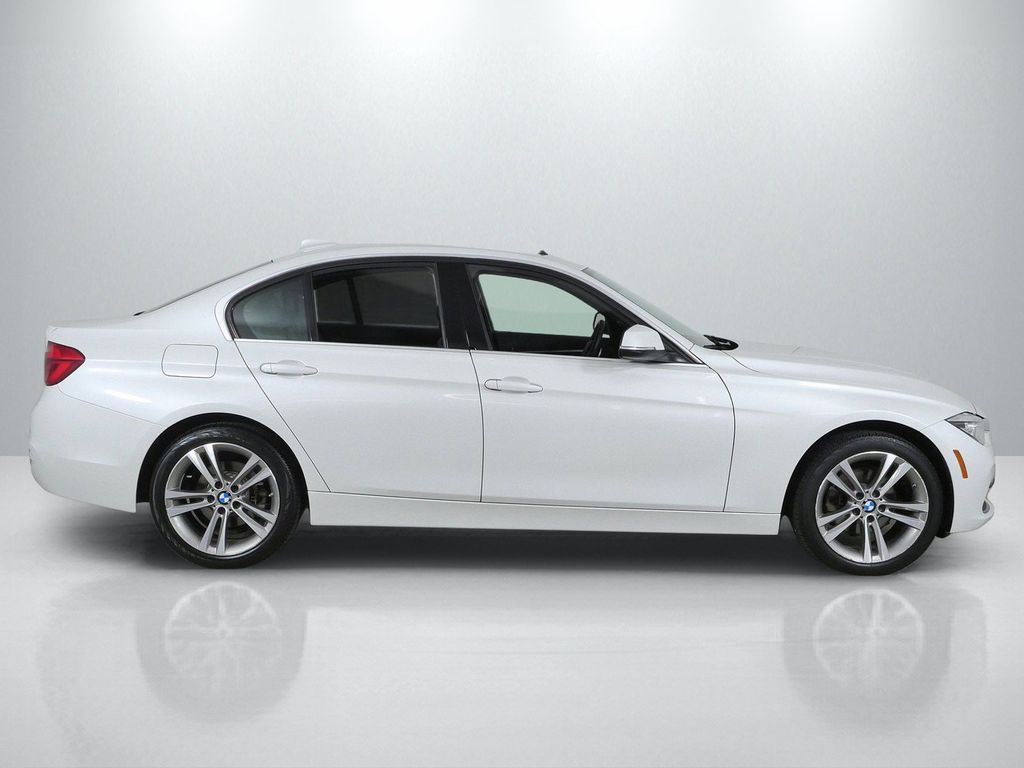 Thumbnail: 2017 BMW 3 Series - 8