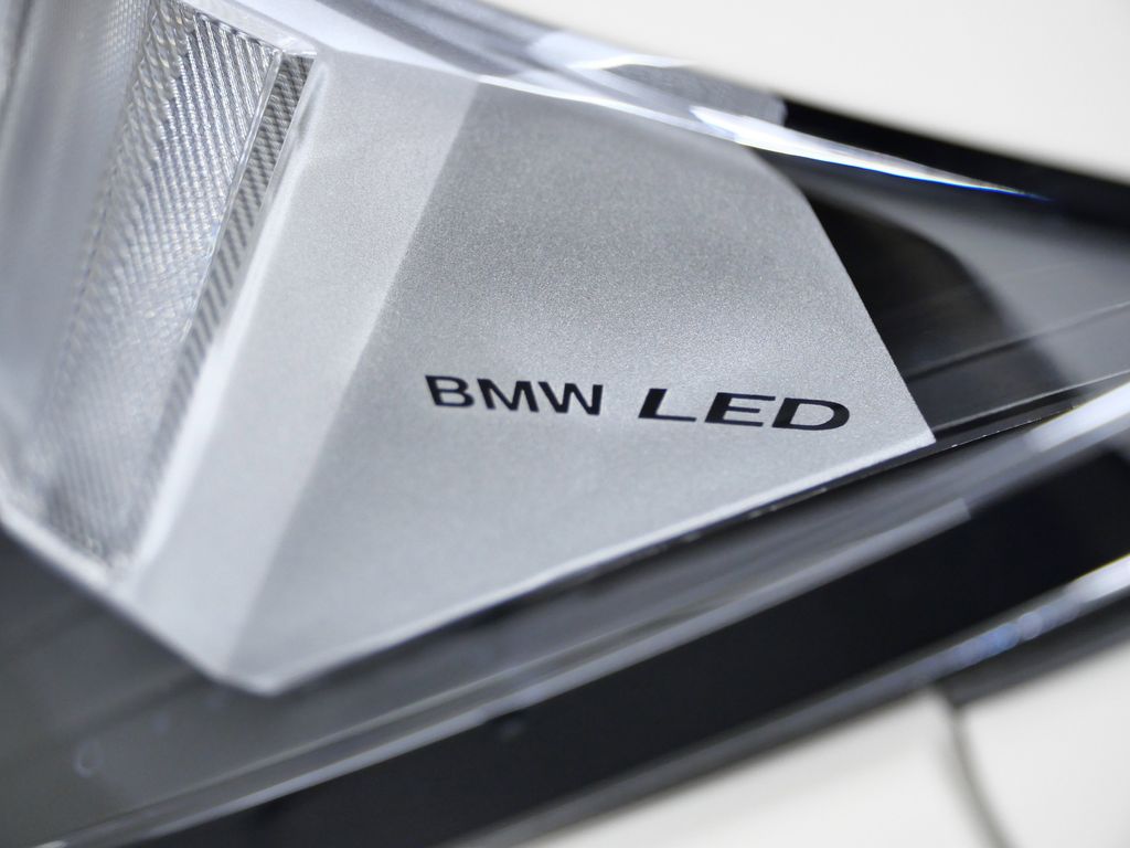 Thumbnail: 2026 BMW iX - 4