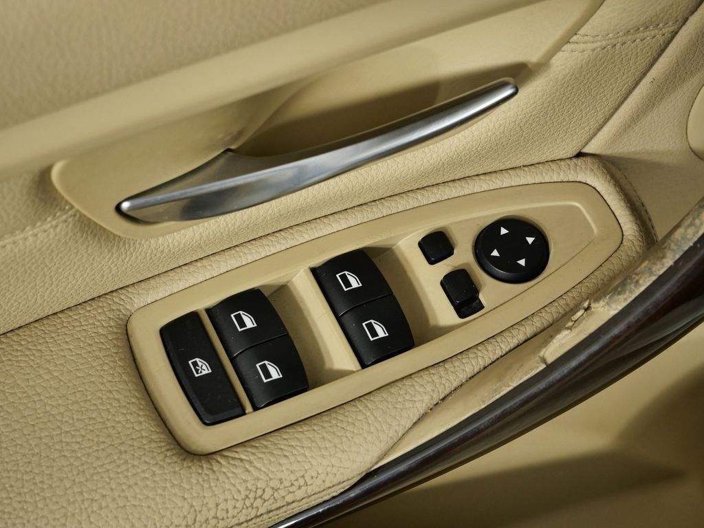 Thumbnail: 2015 BMW 3 Series - 36