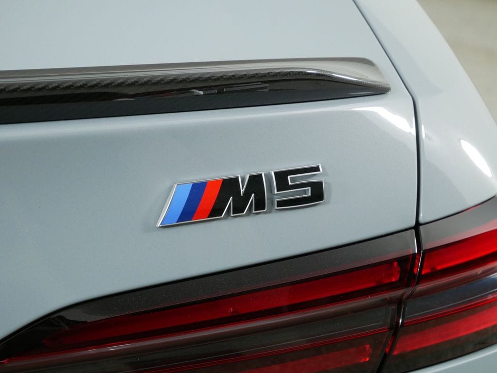 Thumbnail: 2025 BMW M5 - 12