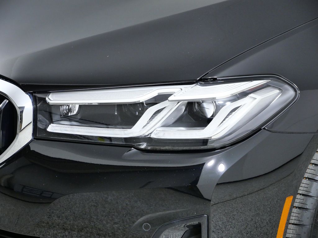 Thumbnail: 2023 BMW 5 Series - 4