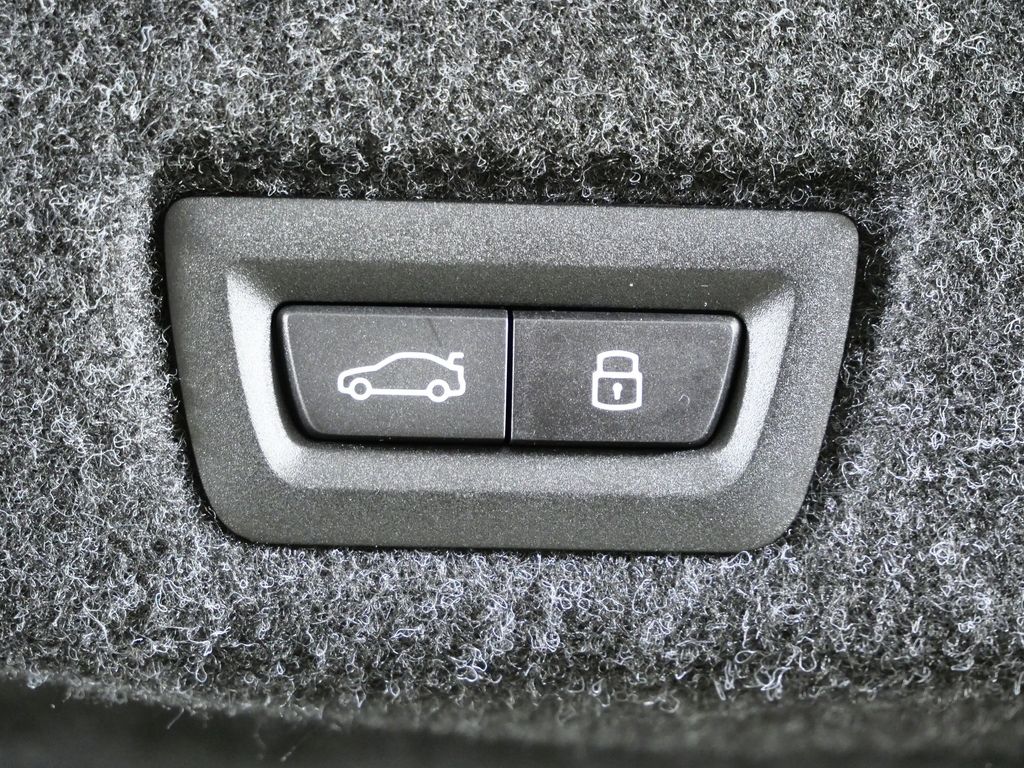 Thumbnail: 2026 BMW 5 Series - 27