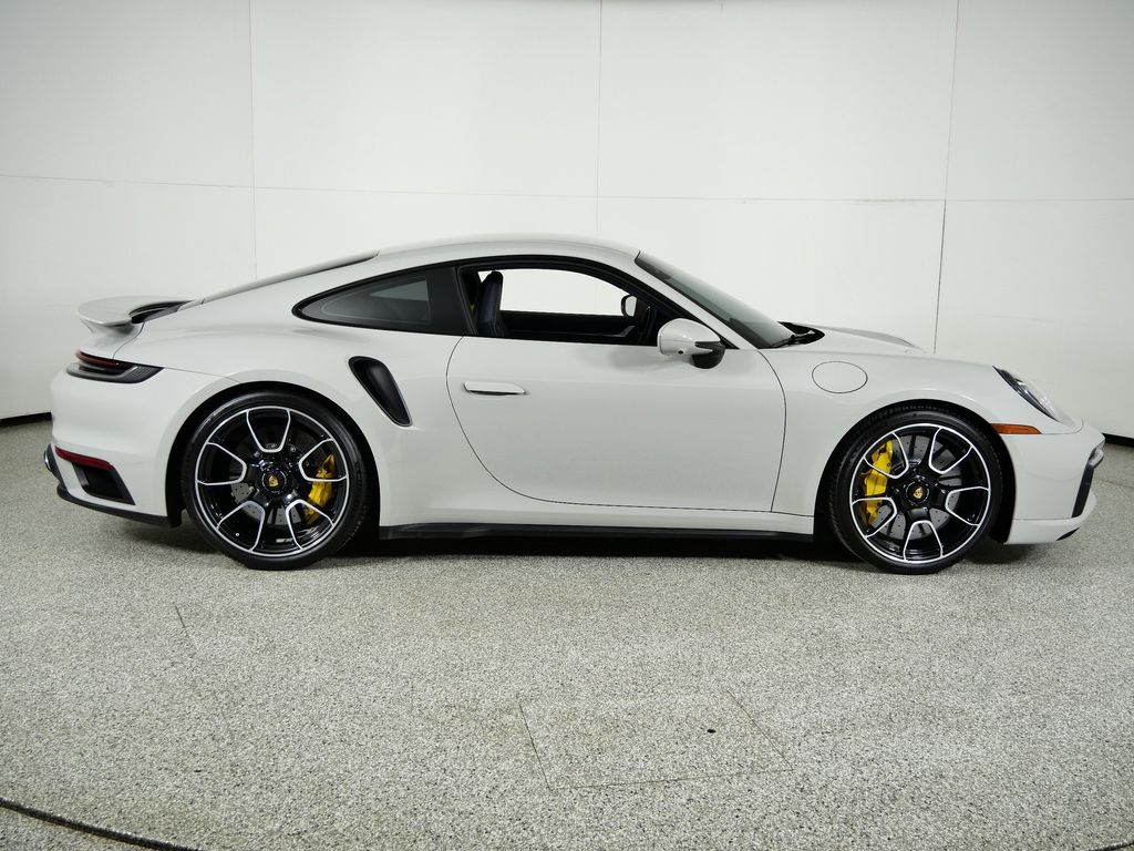 Thumbnail: 2023 Porsche 911 - 9