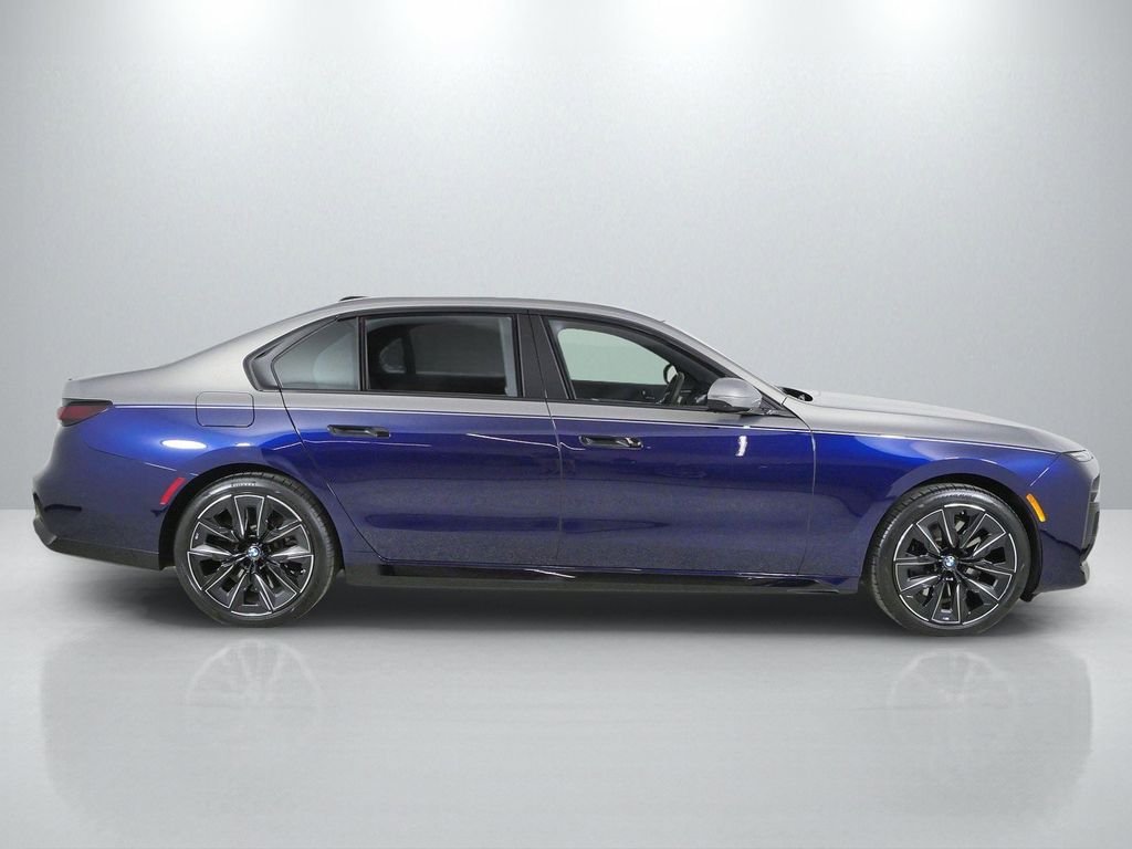 Thumbnail: 2023 BMW 7 Series - 10