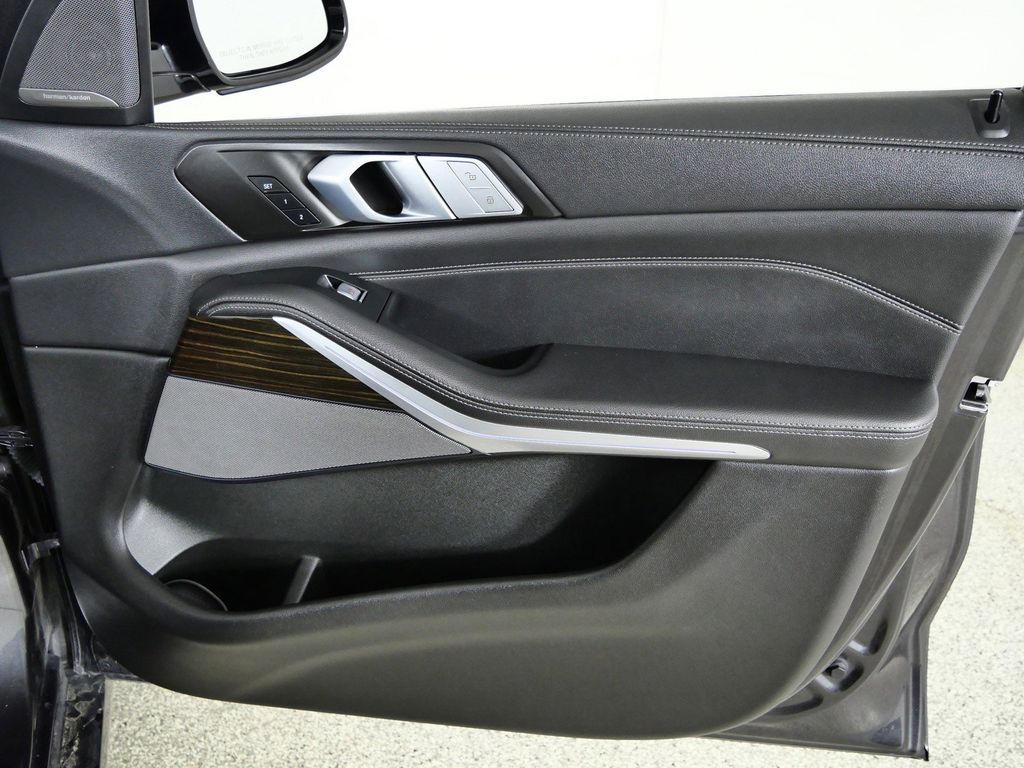 Thumbnail: 2021 BMW X7 - 20