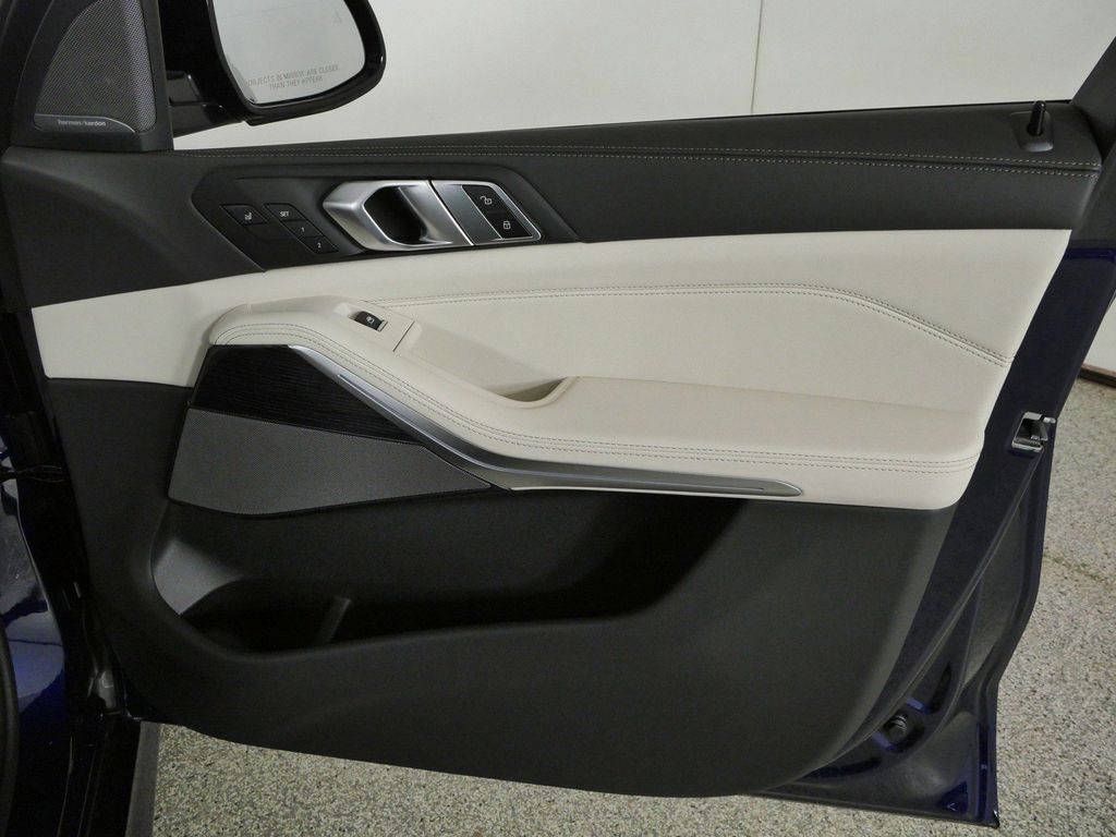 Thumbnail: 2026 BMW X5 - 19