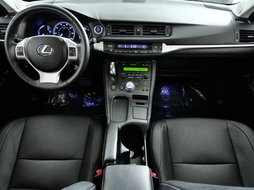 Thumbnail: 2013 Lexus CT - 6