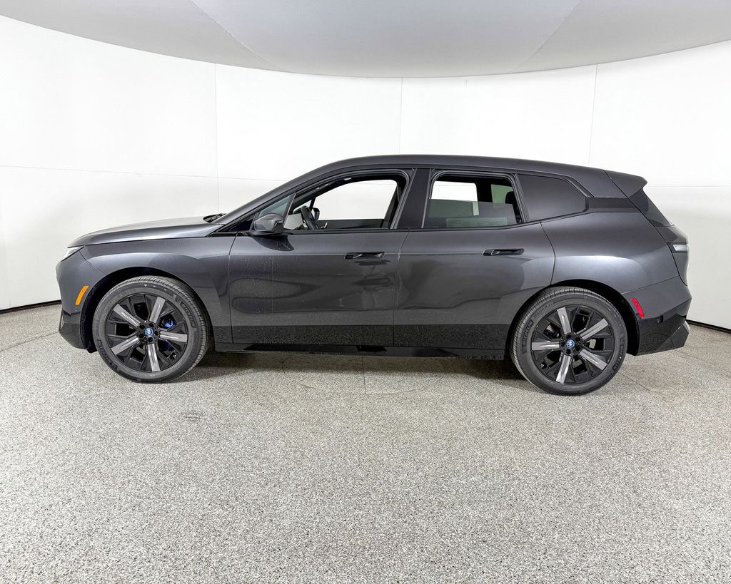 2025 BMW iX xDrive50 10