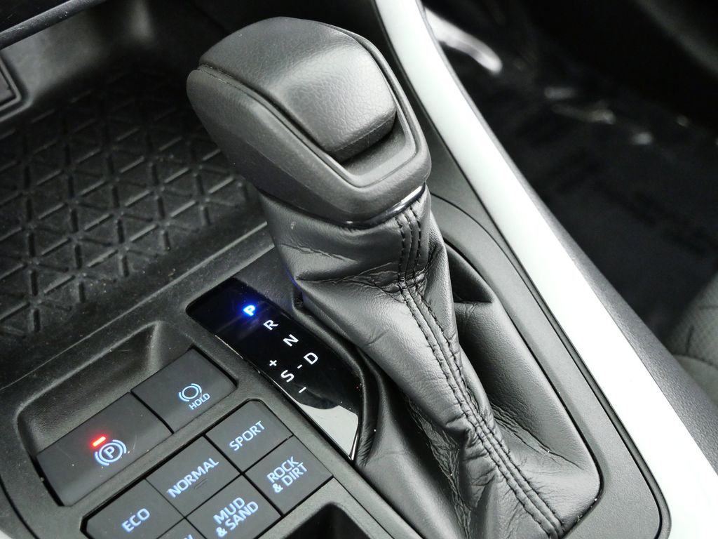 Thumbnail: 2021 Toyota RAV4 - 45