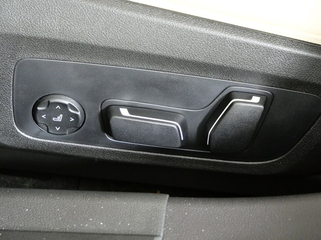 Thumbnail: 2026 BMW 3 Series - 37