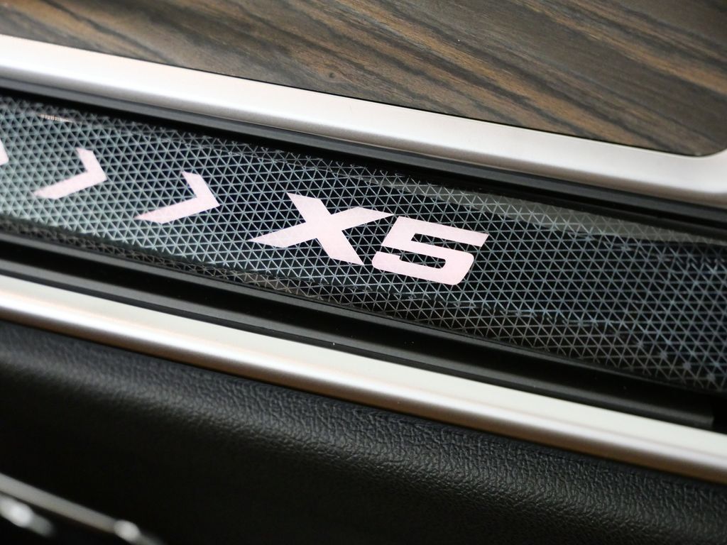 Thumbnail: 2026 BMW X5 - 24