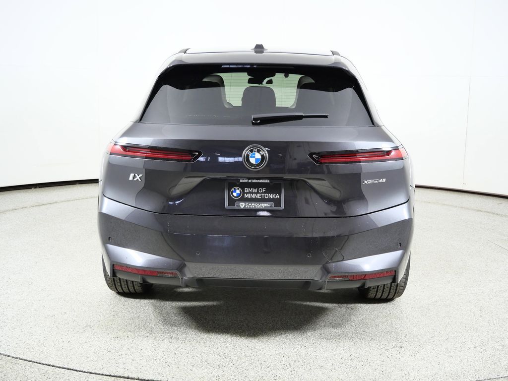 Thumbnail: 2026 BMW iX - 10