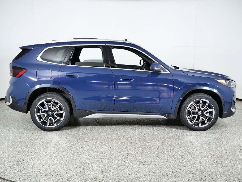 Thumbnail: 2026 BMW X1 - 10
