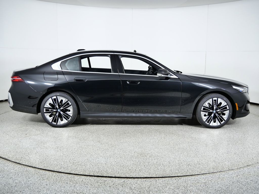Thumbnail: 2026 BMW 5 Series - 8