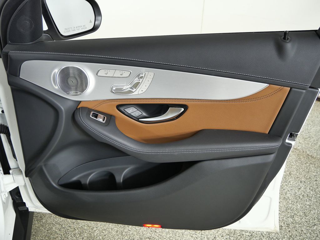 Thumbnail: 2019 Mercedes-Benz GLC - 20