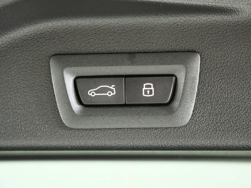 Thumbnail: 2026 BMW X5 - 32