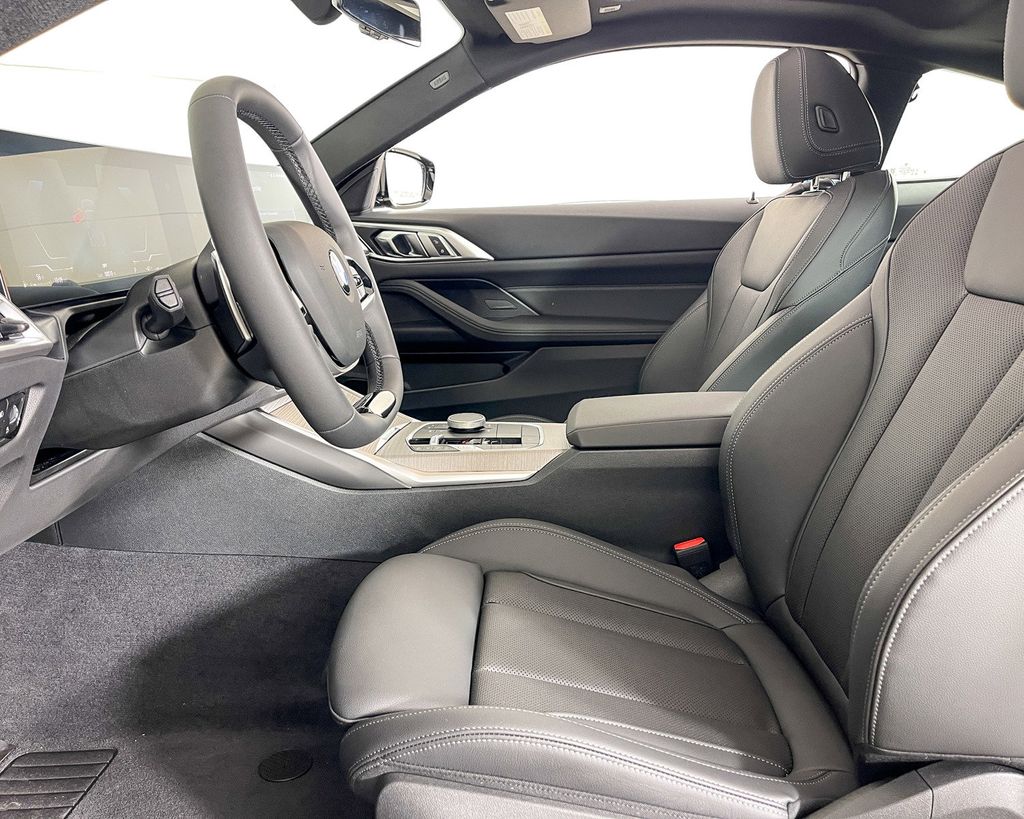 Thumbnail: 2025 BMW 4 Series - 25