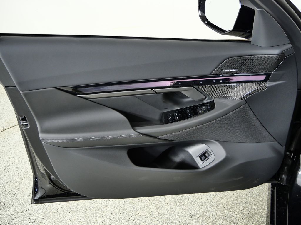 Thumbnail: 2026 BMW 5 Series - 32