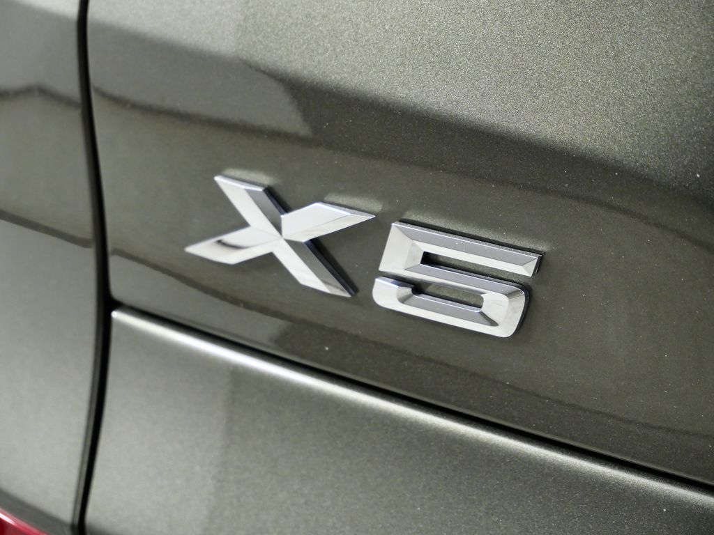Thumbnail: 2025 BMW X5 - 16