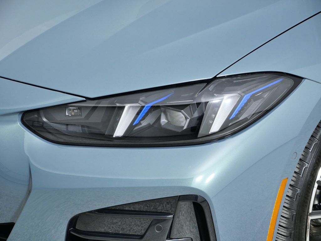 Thumbnail: 2025 BMW 4 Series - 4