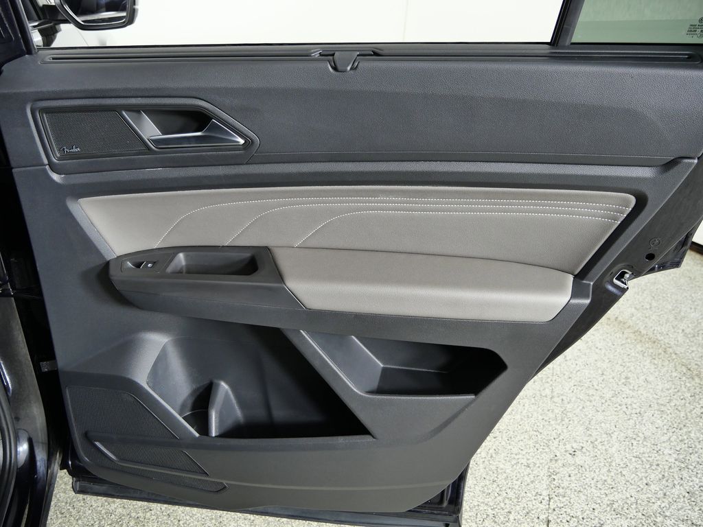 Thumbnail: 2023 Volkswagen Atlas - 24