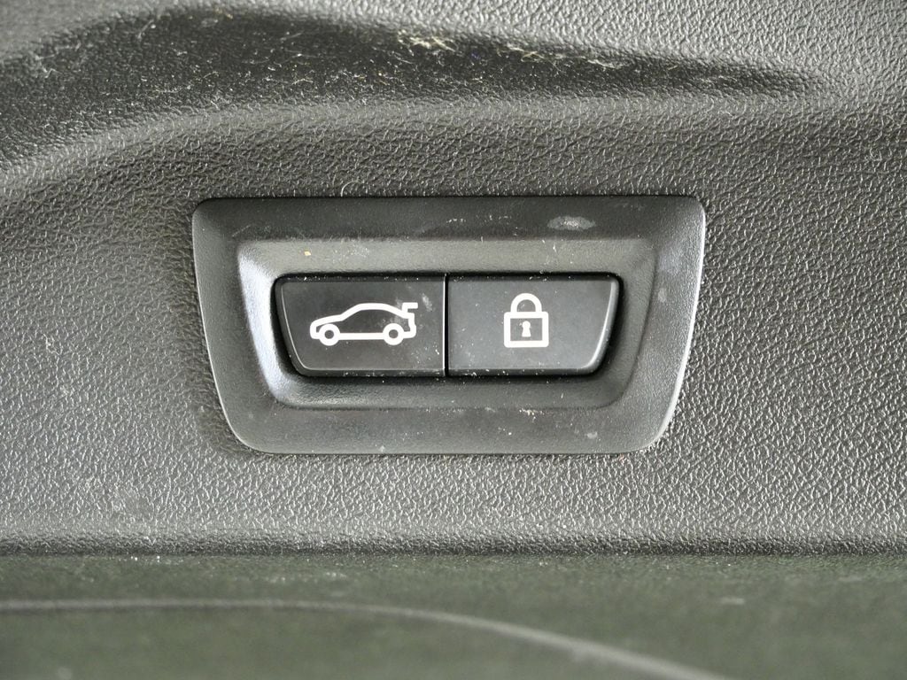 Thumbnail: 2020 BMW X7 - 30