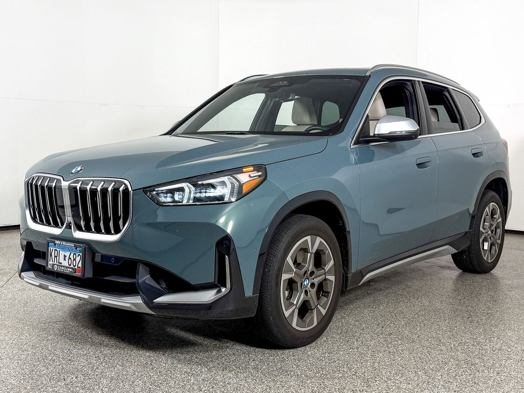 Thumbnail: 2023 BMW X1 - 1