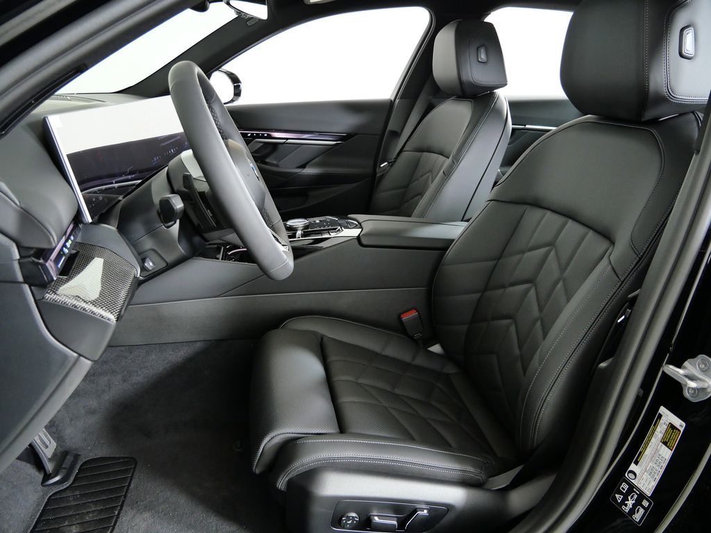 Thumbnail: 2026 BMW 5 Series - 34