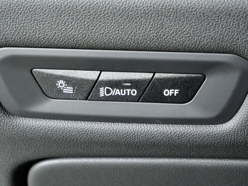 Thumbnail: 2026 BMW X6 - 40