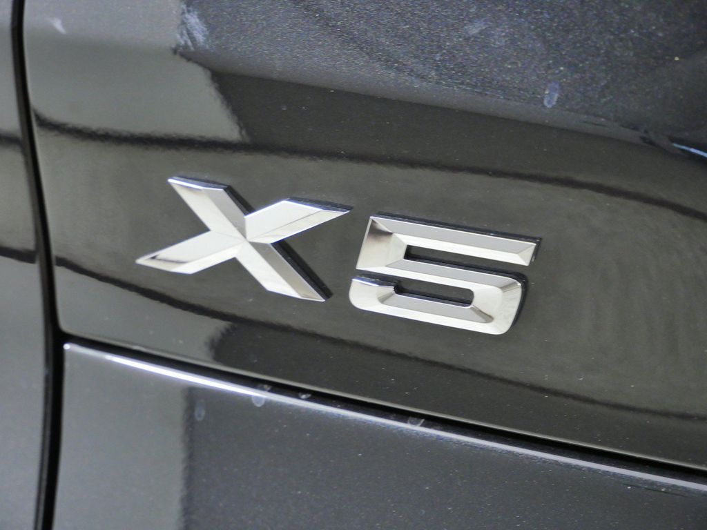 Thumbnail: 2026 BMW X5 - 13