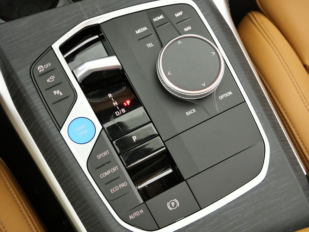 Thumbnail: 2025 BMW i4 - 49
