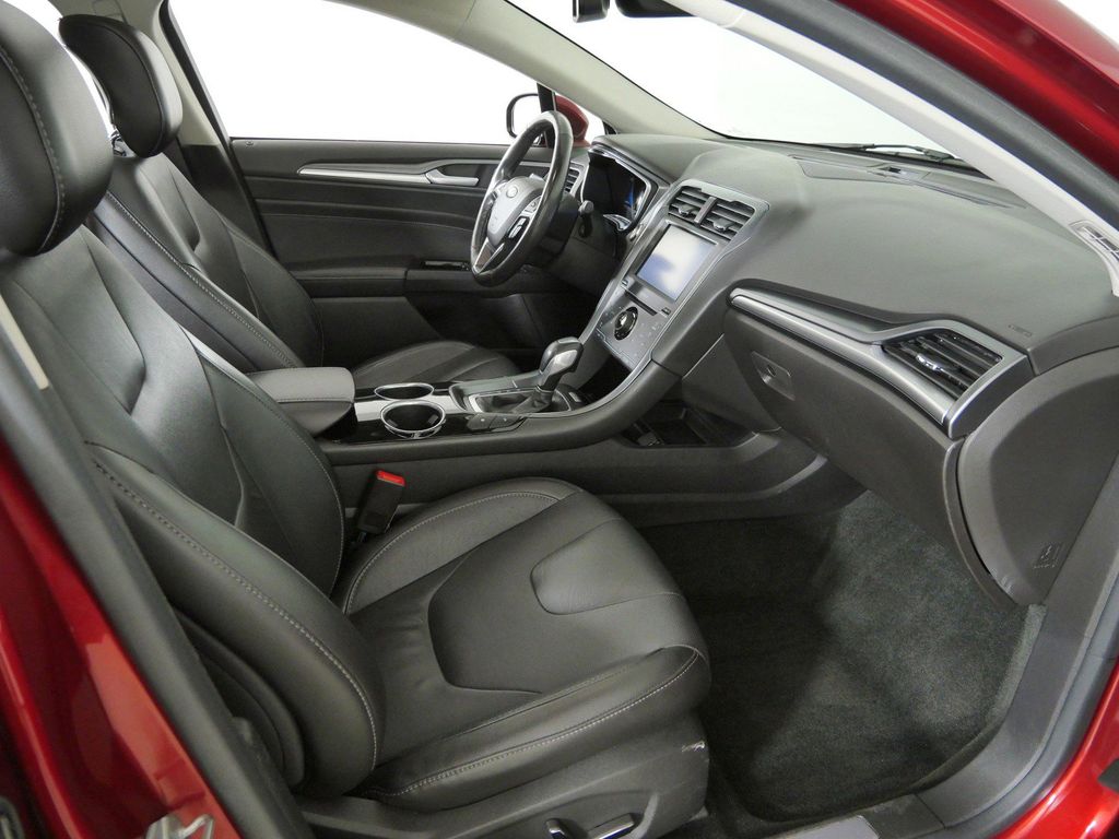 Thumbnail: 2013 Ford Fusion - 20
