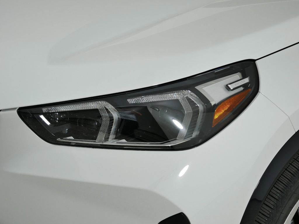 Thumbnail: 2025 BMW X1 - 18