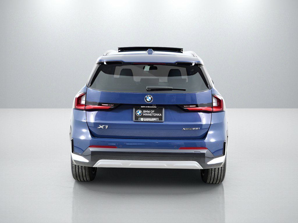 Thumbnail: 2026 BMW X1 - 11