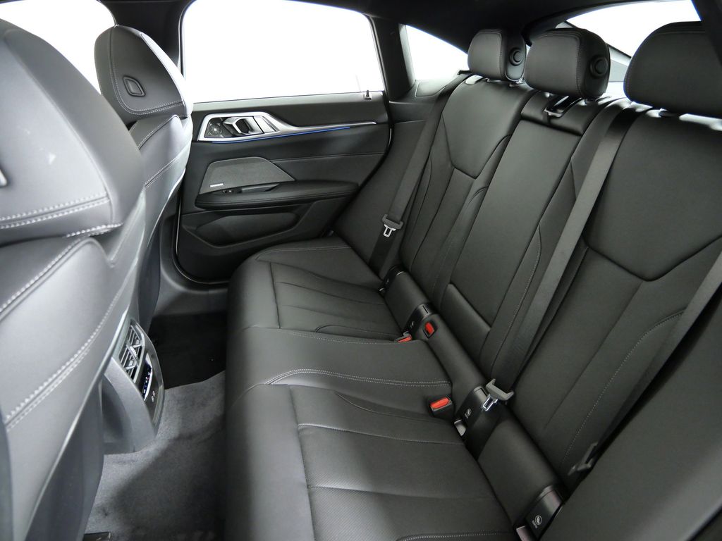 Thumbnail: 2026 BMW i4 - 31