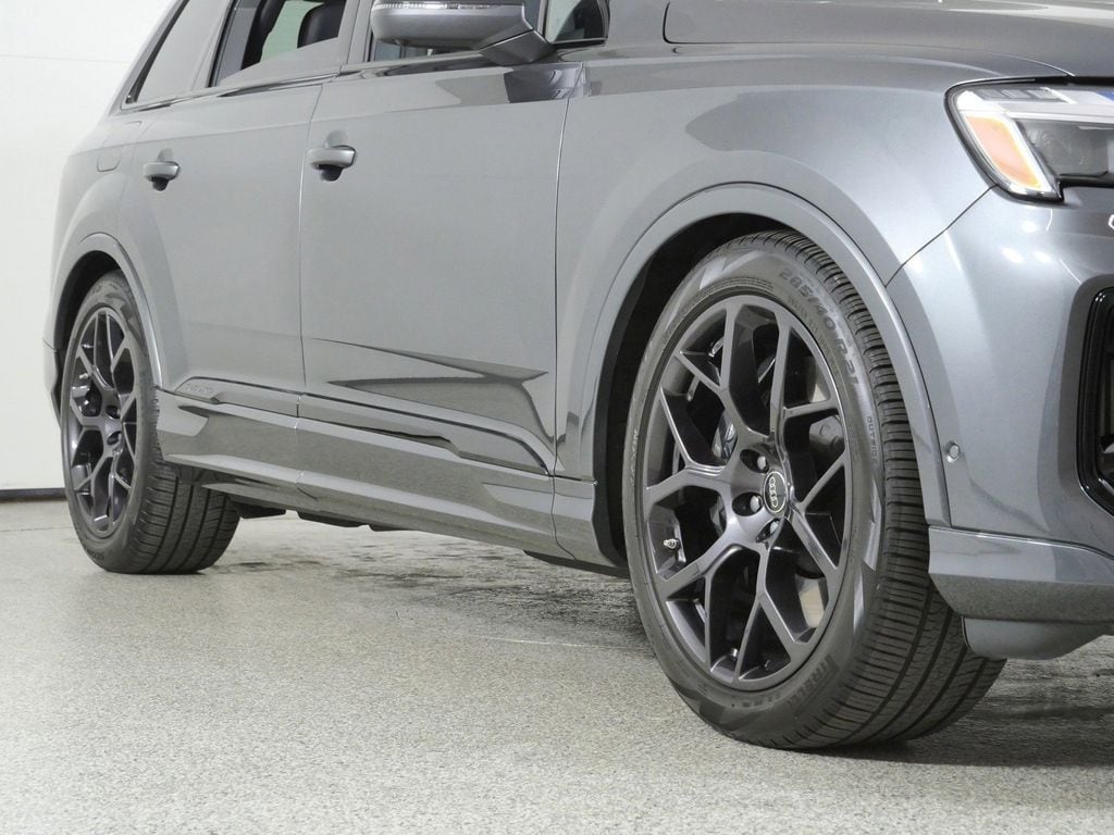 Thumbnail: 2025 Audi SQ7 - 6
